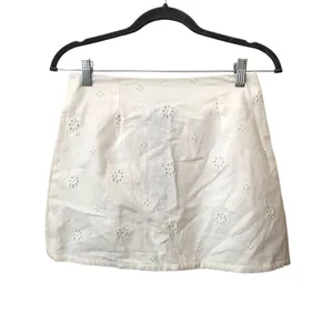 SUMMER AWAY Lenora Eyelet Mini Skirt White‎ NWT Small thumbnail 3