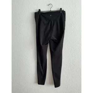 Old Navy Active Elevate Leggings Large Tall Good Black High Waisted Pockets thumbnail 7