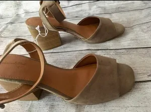 Taupe Heels, Size 7 1/2 thumbnail 4