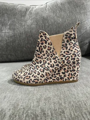 TOMS Kelsey Leopard Print Suede Wedge Ankle Booties Size 7.5 thumbnail 9
