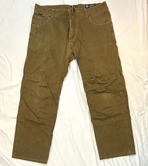 Men’s green pants Size L thumbnail 1