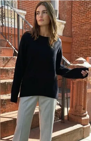 Aritzia The Group by Babaton Thurlow Sweater Sz XS Oversized Soft Crewneck Black thumbnail 1