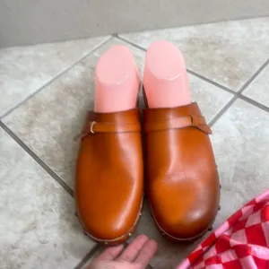 Time and Tru Womens Cognac Brown Studded Memory Foam Clogs Mules used 1x Size 9 thumbnail 2