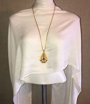 Costume Jewelry Necklace thumbnail 1