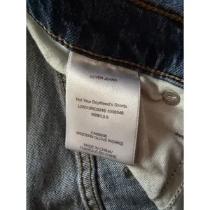 Silver Jeans Co Not Your Boyfriend's Shorts Distress Denim Medium Wash W28 L3.5 thumbnail 2