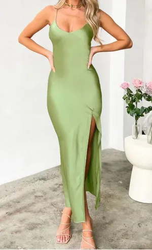 beginning boutique dress thumbnail 1