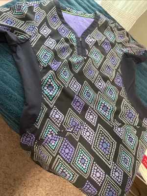 Geometric Diamond Print Scrub Top in Gray,Purple & Teal Sz S by Healing Hands thumbnail 2
