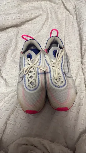 Nike Shoes thumbnail 3