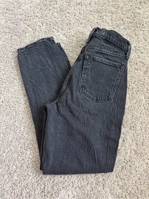 Abercrombie & Fitch The Mom High-Rise Denim Jeans thumbnail 2