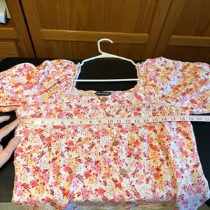 Unique Spectrum Fits S/M Floral Puff Sleeve Top Pink Lace Boho Summer pretty thumbnail 6