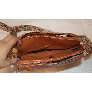 Sugu Andrea triple compartment shoulder bag with detachable strap thumbnail 9