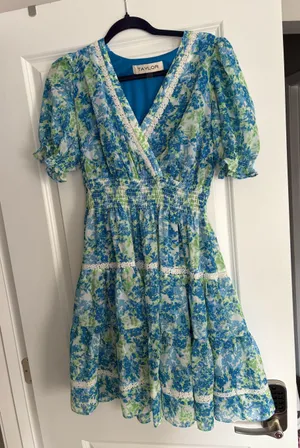 Floral Dress Blue Size 4 thumbnail 1
