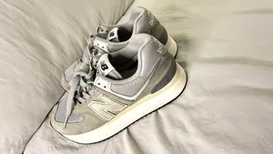New Balance 574 Women’s Shoes Size 7.5 Used thumbnail 4