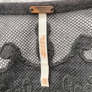 Free People‎ Meant To Be Swing Tank Top XS Charcoal Lace Mesh Yoke Sleeveless thumbnail 5