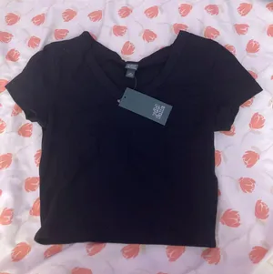 Wild Fable NWT black  Crop Top thumbnail 1