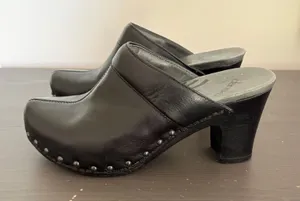 Dansko Clogs Mules 38 Black Leather Studded Chunky Heel Retro Comfort Boho thumbnail 1
