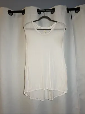 We The Free White High Low Muscle Tank Size Small thumbnail 7