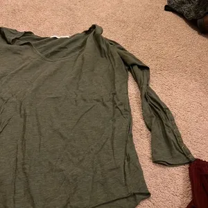 We the free large‎ green top thumbnail 4