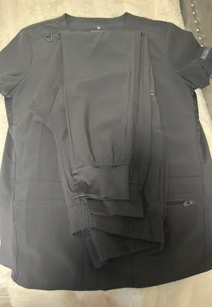 MedCouture Gray Scrub Set thumbnail 4
