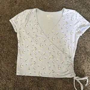 Hollister Floral Size Medium 0332 thumbnail 1