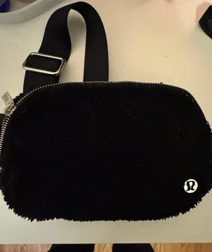 Lululemon Belt Bag thumbnail 1
