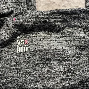 NWOT Victoria's Secret VSX Sport Knockout Capri Leggings thumbnail 4