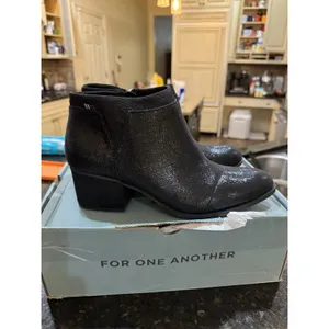 Toms Loren Shimmer Metallic Black Crackle Boots Booties Size‎ 8.5 thumbnail 2