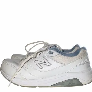 New Balance Women's White and Light Blue Sneakers 928V3 Walking Shoe thumbnail 2