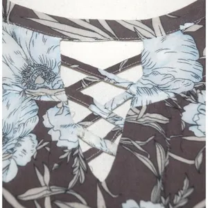 Miss Me Brown Blue Floral Blouse Size S Open Cross Front Keyhole Back 3/4 Sleeve thumbnail 4