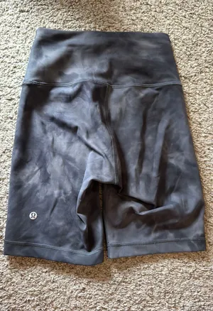 Lululemon Wunder Under biker shorts 8in thumbnail 1