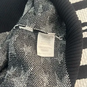 Parker Black and Silver Star Crewneck Long Sleeve Sweater Size Medium thumbnail 12