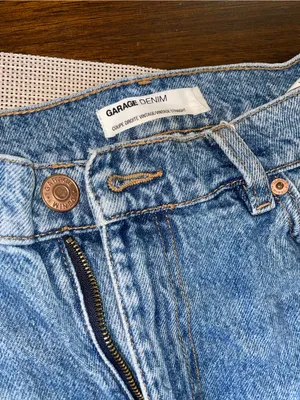 Garage Denim Vintage Straight Distressed Jeans Women’s Size 11 Light Wash thumbnail 2