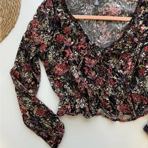 Aqua‎ Floral Ruffled Neck LOng Sleeve Top Size Small thumbnail 3