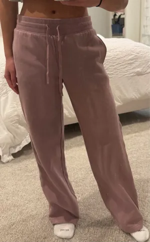 Aritzia Sweatpants TNA thumbnail 1