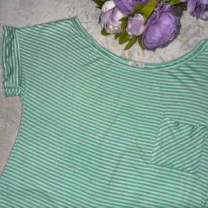 Boutique Green and White Off-the-Shoulder Top thumbnail 11