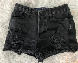 Hollister High-rise Mom Shorts thumbnail 1