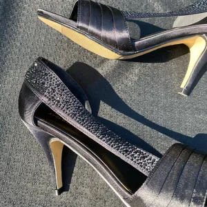 ✨🖤 Lady Couture Size 39 / 8.5 Black Satin D’Orsay “Sharp” Rhinestone Crystal Heels 🖤✨ thumbnail 4