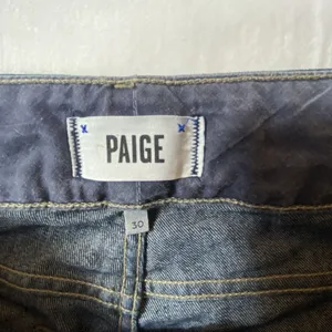 Paige Jeans Hidden Hills Women's‎ 30x29.5 Mid Rise Dark Wash Flared Slimming thumbnail 4