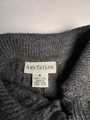 Ann Taylor Womens S 100% Wool Cable Knit Cardigan Sweater Gray Vintage 80/90’s thumbnail 5