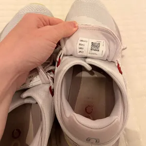 On Cloud Shoes thumbnail 7