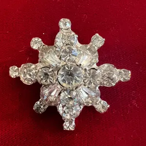 Vintage crystal star brooch thumbnail 1