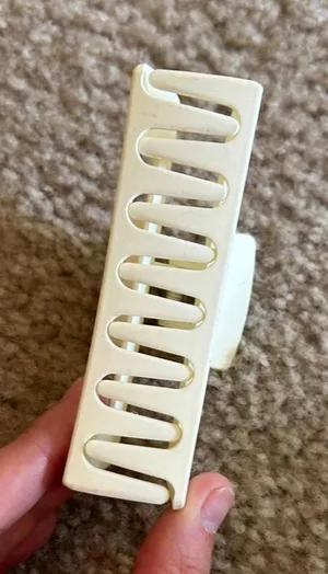 Hair clip large as shown unused thumbnail 1