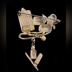 Vtg Nurse Brooch Signed Bugbee & Niles Goldtone Hat Stethoscope Thermometer Meds thumbnail 4