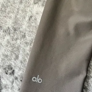 Alo High-Waist Airlift Legging thumbnail 5