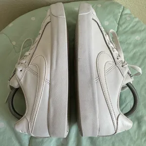 Nike Court Royale AC AO2810-102 White Sneakers Womens size 5.5 thumbnail 5