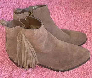 Steve Madden Fringe Brown Booties Size 7.5 thumbnail 1