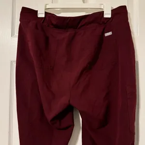 FIGS Maroon Zamora Joggers Size XL Petite Scrub Pants thumbnail 10