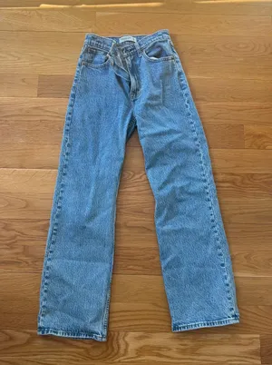 Abercrombie High Rise 90s Relaxed Jeans thumbnail 1