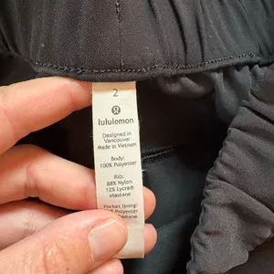 lululemon athletica On The Fly Black Joggers thumbnail 5