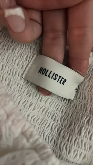 Hollister Off-The-Shoulder Top thumbnail 3